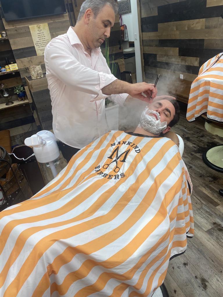 Men's Beard Shaping Tips for a Clean Look and Groomed Appearance